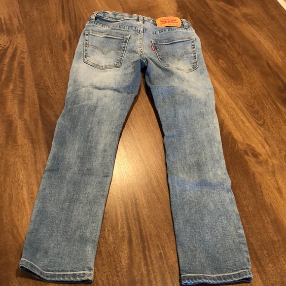 Light Blue Levi’s Jeans - Picture 6 of 9